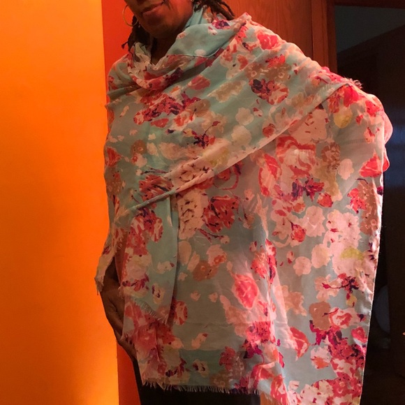 Airy Summer Scarf/Wrap - Picture 3 of 4